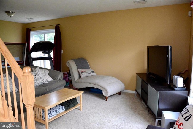 Building Photo - 207 Spinnaker Way