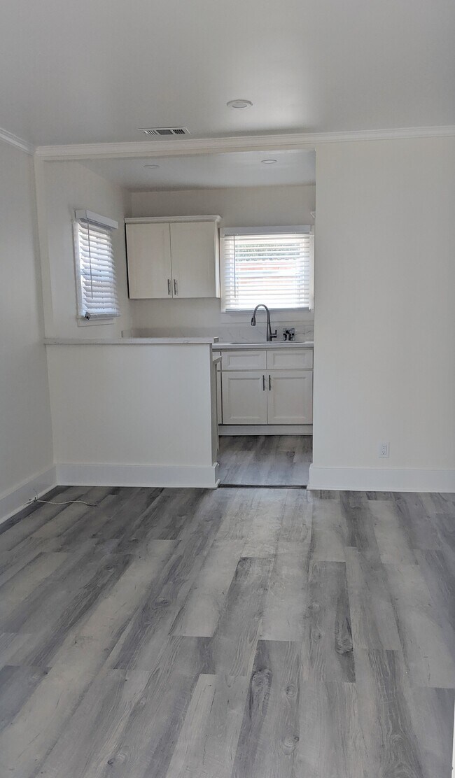 Building Photo - 4041 Van Buren Pl