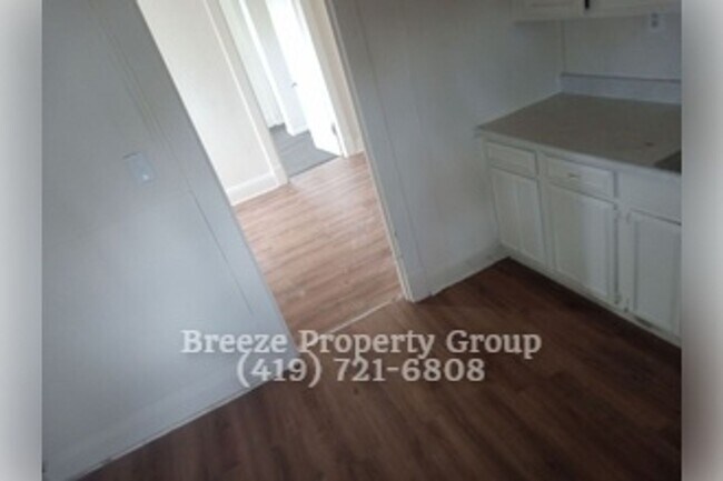 Building Photo - 771 Orchard St