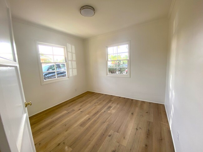 Building Photo - 7320 Ventura Canyon Ave