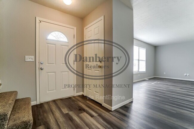 Building Photo - 1103 Searles Rd