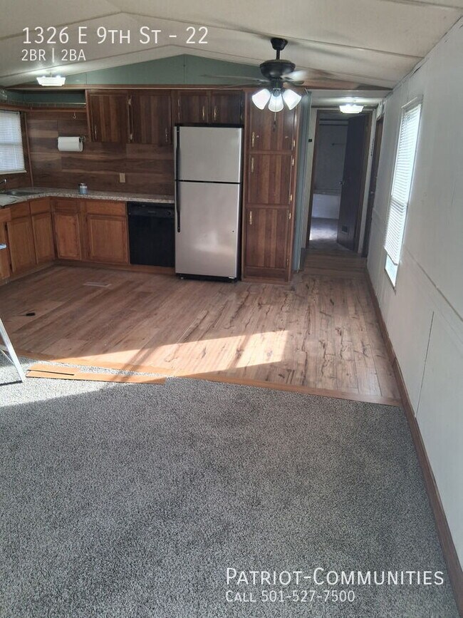 Foto del edificio - 1326 E 9th St