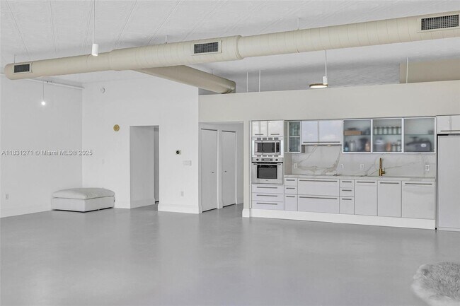 Building Photo - 7934 West Dr