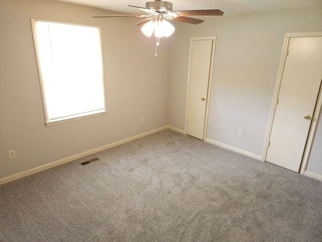Building Photo - 1676 Ragland Ln