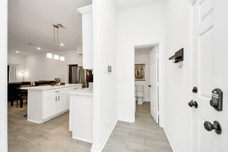 Building Photo - 4613 Ireland St