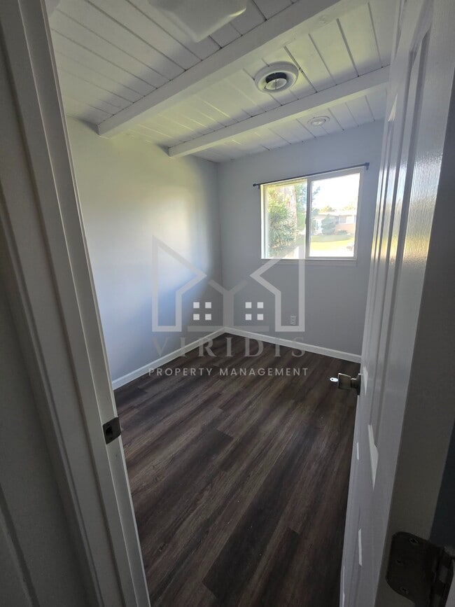 Building Photo - 1017 Radcliffe Ave