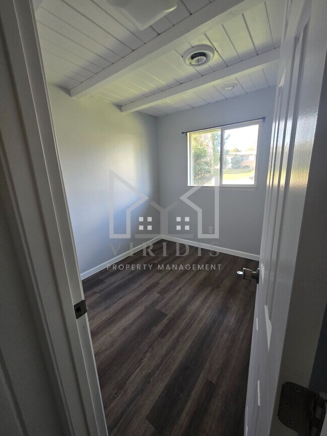 Foto del edificio - 1017 Radcliffe Ave