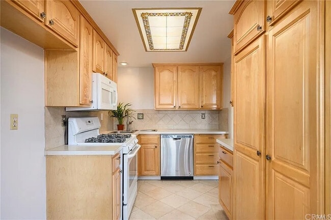 Building Photo - 2424 S Gaffey St