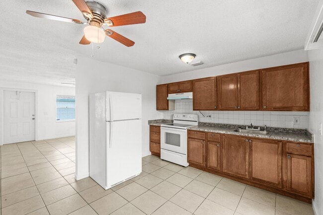Foto del edificio - 4790 Gulfstream Rd