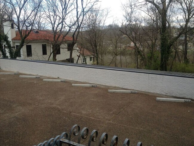 Foto del edificio - Knoxville 37919 - Rare opportunity to rent a historic European-style Condo with 2 bedrooms and 2 ...