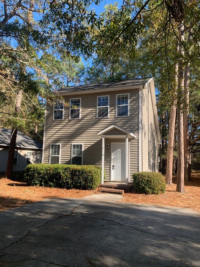 Building Photo - 3 Bedroom 2 Bath House On Charter Drive