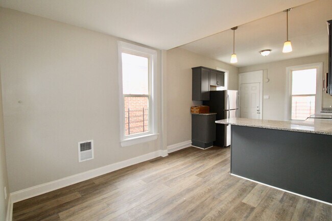 Building Photo - 224 Reily St