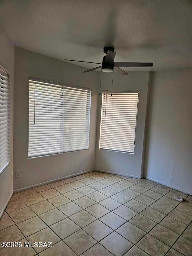 Foto del edificio - 1684 W Park Wood Ln
