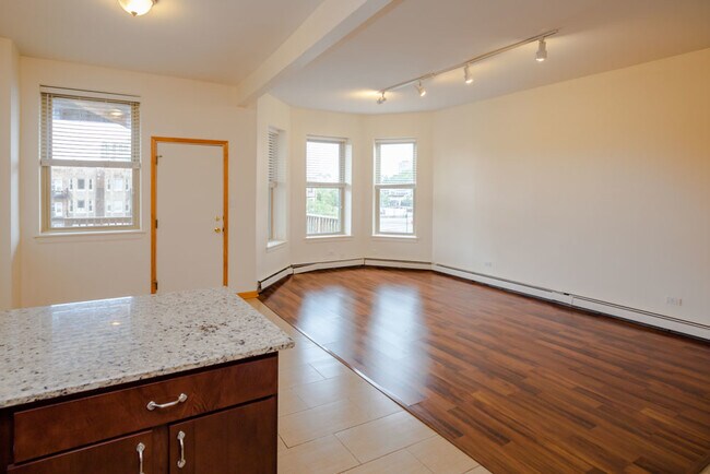 Foto del edificio - 6223 S Kenwood Ave