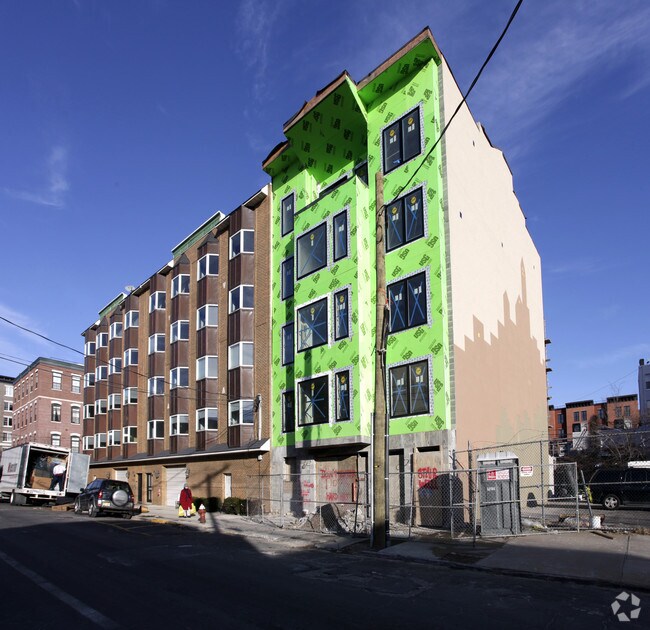 Foto del edificio - 717-719 Madison St