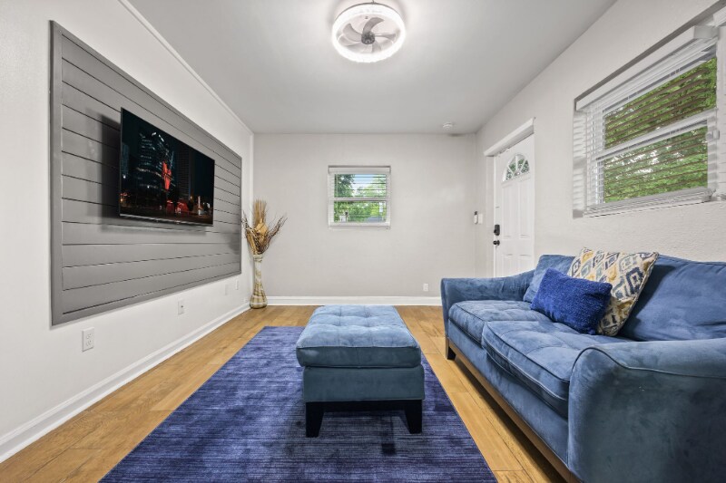 Primary Photo - 692 Smith St SW