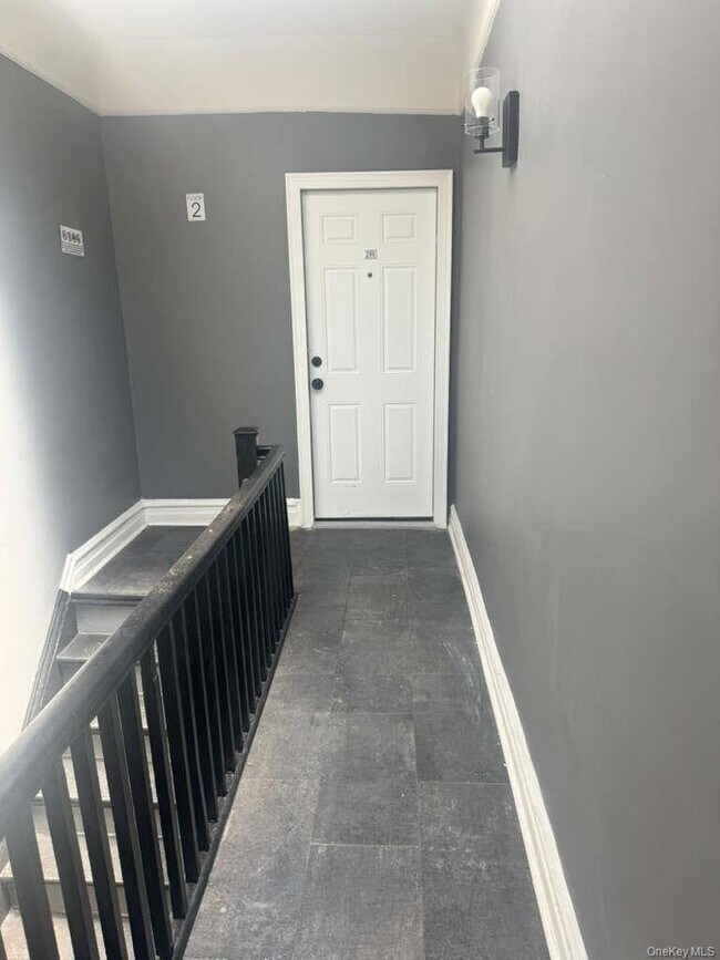 Foto del edificio - 317 E 96th St