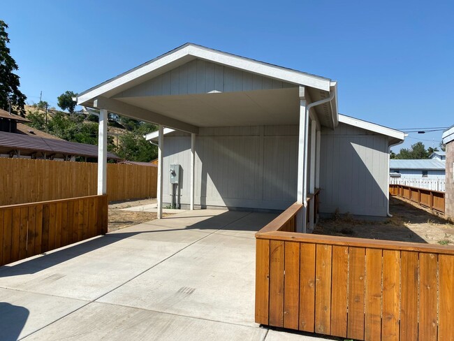 Foto del edificio - Beautiful 3-Bedroom in Pilot Rock!