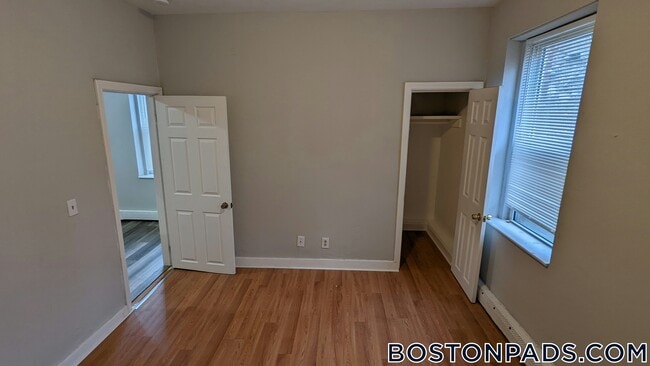Foto del edificio - 98 Woodledge St
