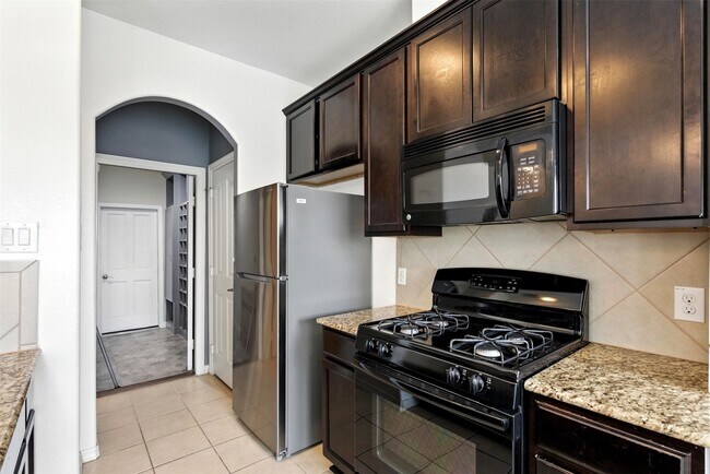 Foto del edificio - 8904 Clovermist Dr