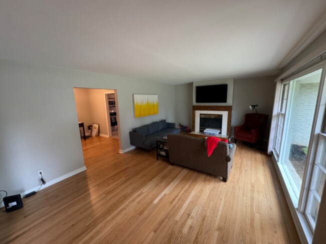 Foto del edificio - 7108 Colby Ave