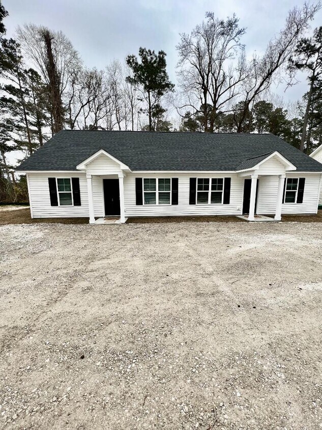 Foto principal - 168 Clayton James Rd