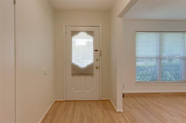 Building Photo - 17104 Blackhawk Blvd