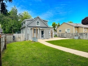 Building Photo - 1135 3rd Ave W