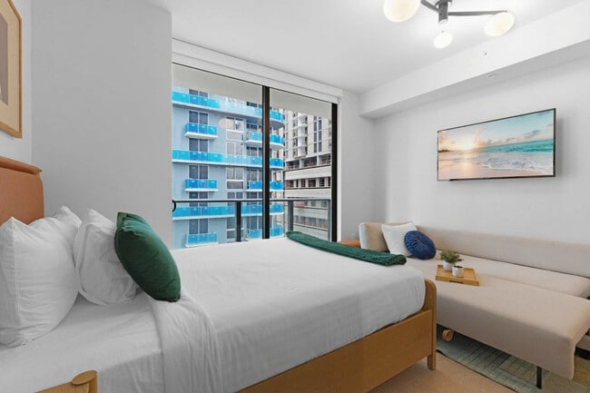 Building Photo - 11 NE 6th St