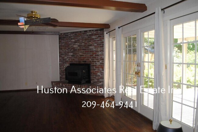 Building Photo - 2832 Benjamin Holt Drive