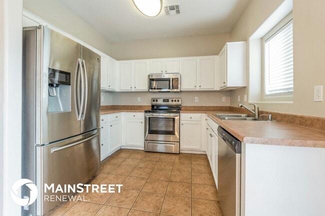 Building Photo - 39532 Cinch Strap Pl