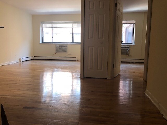 Foto principal - 431 W Barry Ave