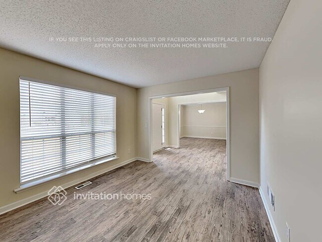 Foto del edificio - 3295 Franklin Forest Dr