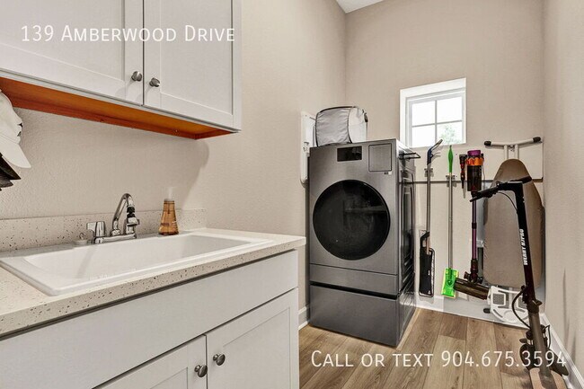 Foto del edificio - 139 Amberwood Dr