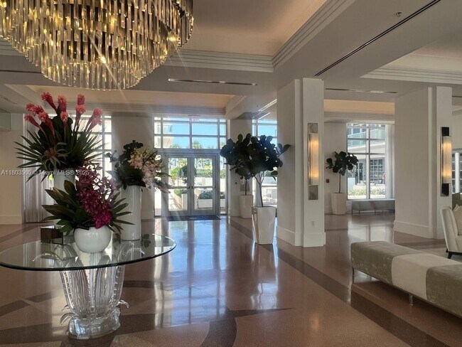 Foto del edificio - 3739 Collins Ave
