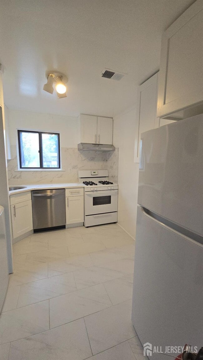 Foto del edificio - 1008 N Oaks Blvd