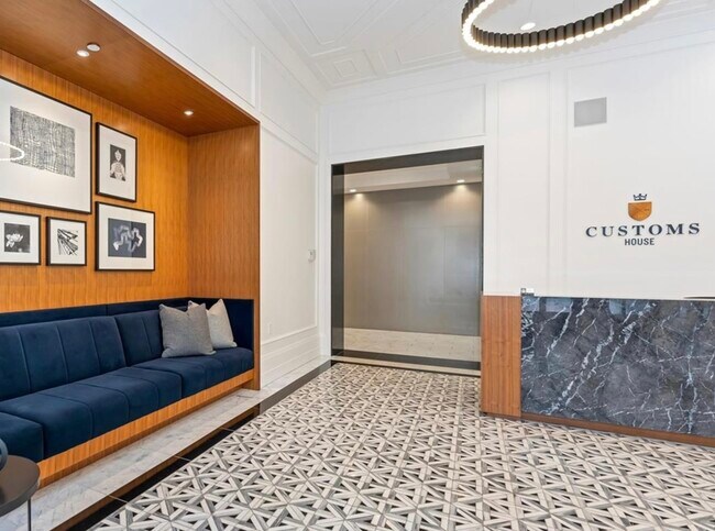 Lobby - 521 Courtney St