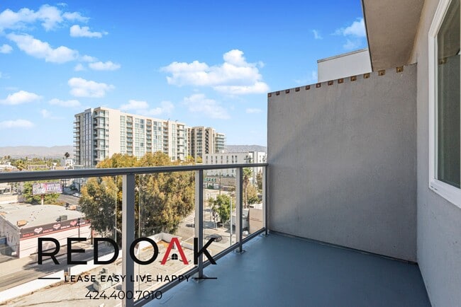 Foto del edificio - 11405 Chandler Blvd