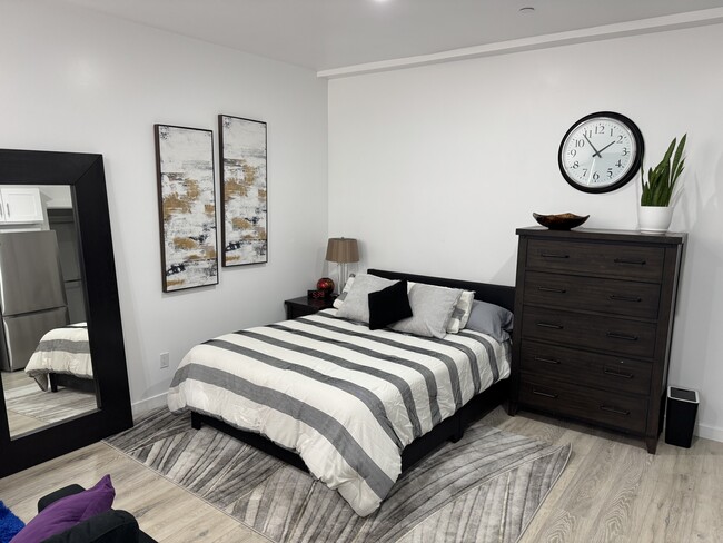 Foto del edificio - 1023 N Gage Ave