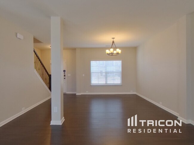 Building Photo - 715 Pollyanna Dr