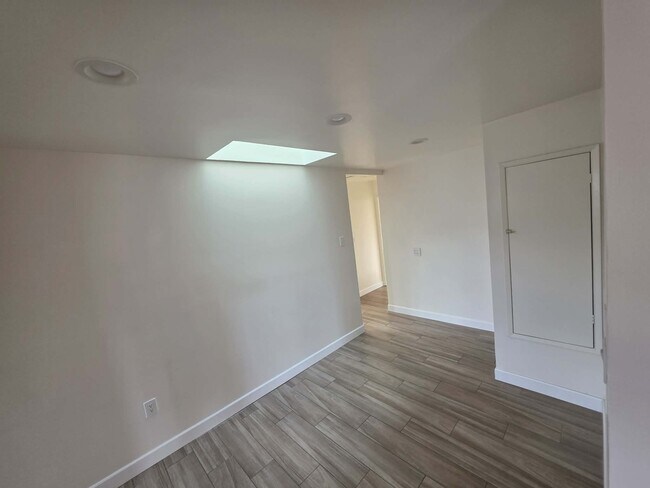 Foto del edificio - 12671 Hazel Ave