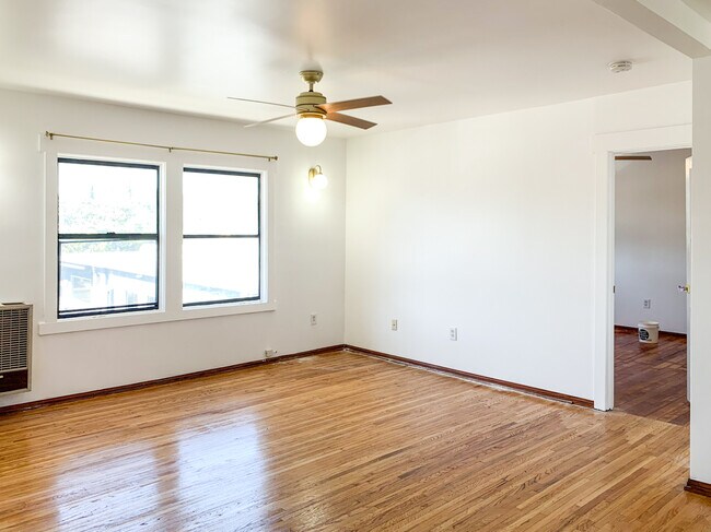 Building Photo - 4419 Santa Monica Blvd