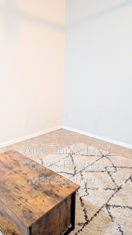 Foto del edificio - 348 N Jefferson Ave