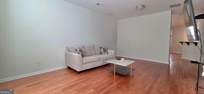Foto del edificio - 6150 Indian Wood Cir