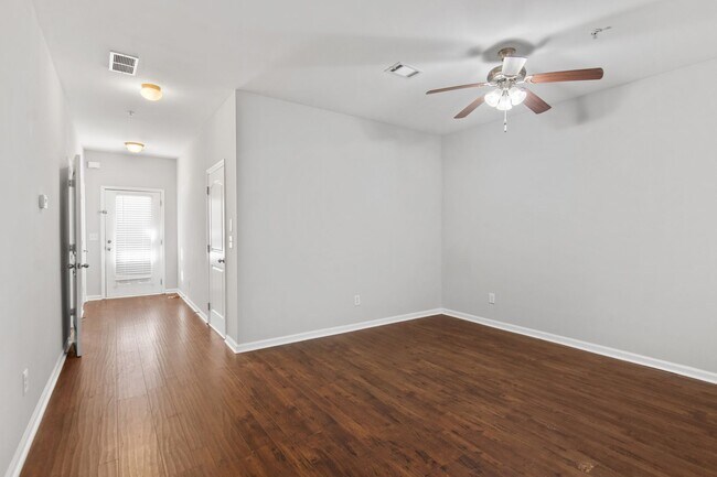 Foto del edificio - 3 Bedroom Townhome in Jonesboro!