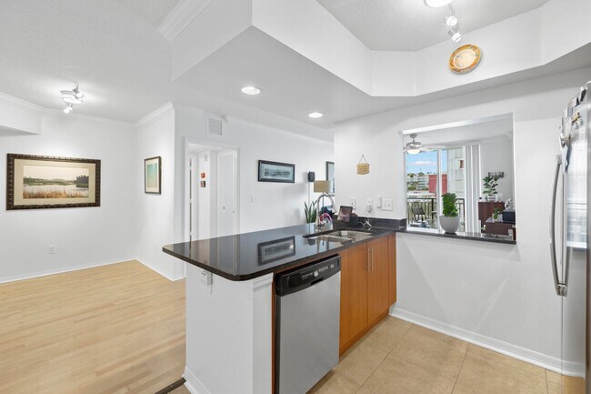 Foto del edificio - 600 S Dixie Hwy