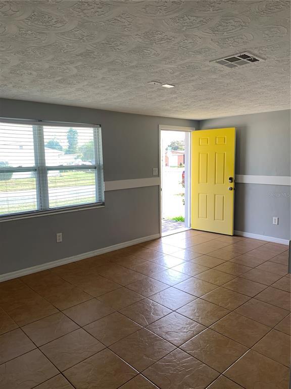 Building Photo - 2215 Pamela Dr