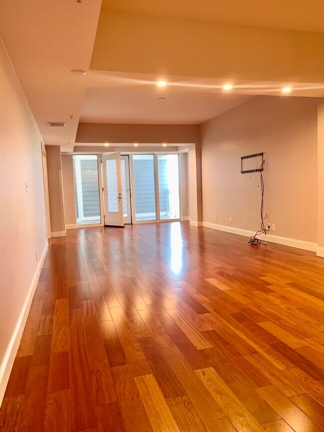 Foto del edificio - 550 Pleasant St