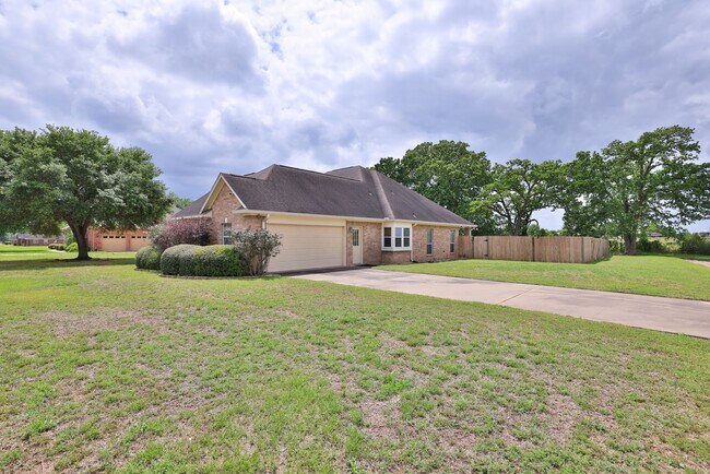 Foto del edificio - 105 Lawrence Marshall Dr