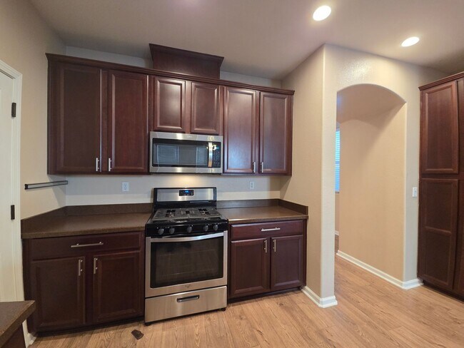 Foto del edificio - Gorgous 3 Bedroom 2/5 Bath home in HOA